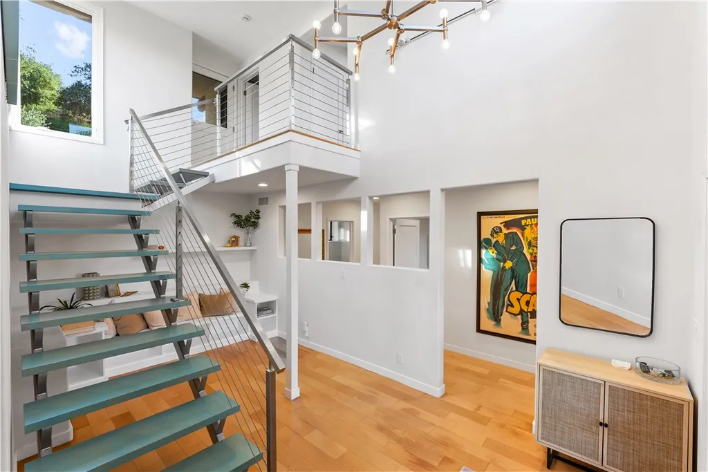 Additional image 16 of 23722 Summit Dr, Calabasas, CA 91302