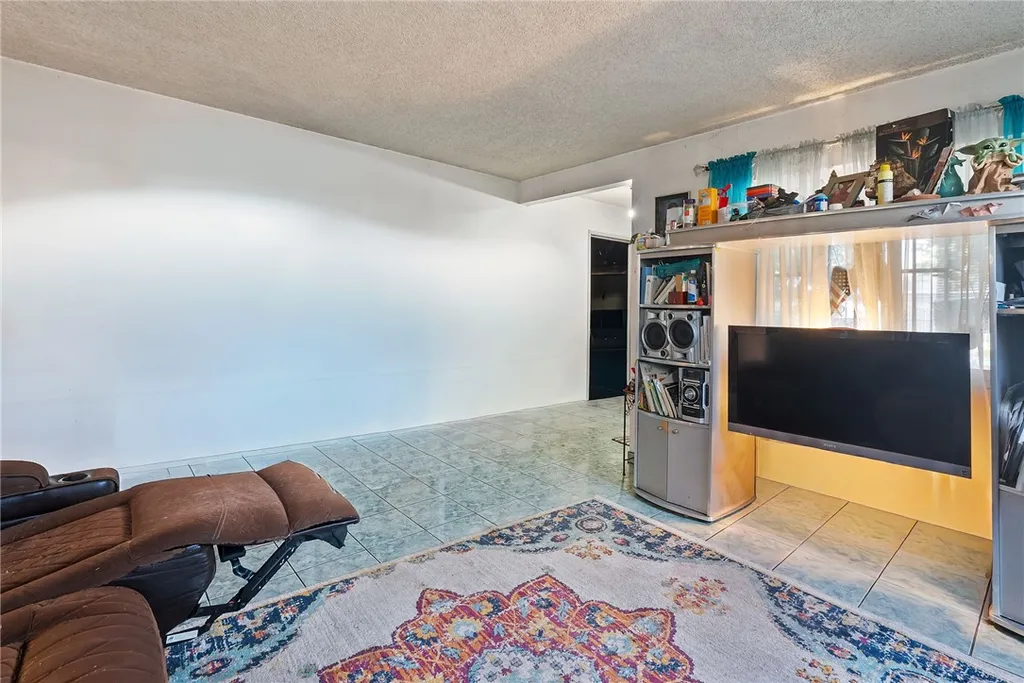 Additional image 10 of 1020 N Kemp Avenue, Compton, CA 90220