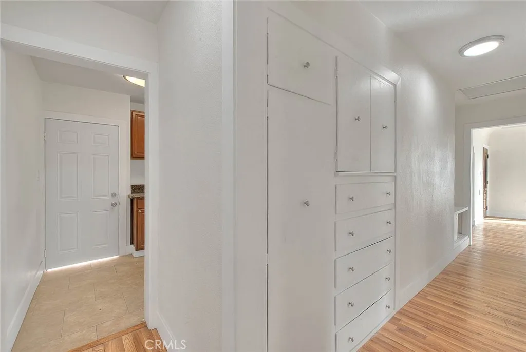 Additional image 111 of 547 W 106th St, Los Angeles, CA 90044