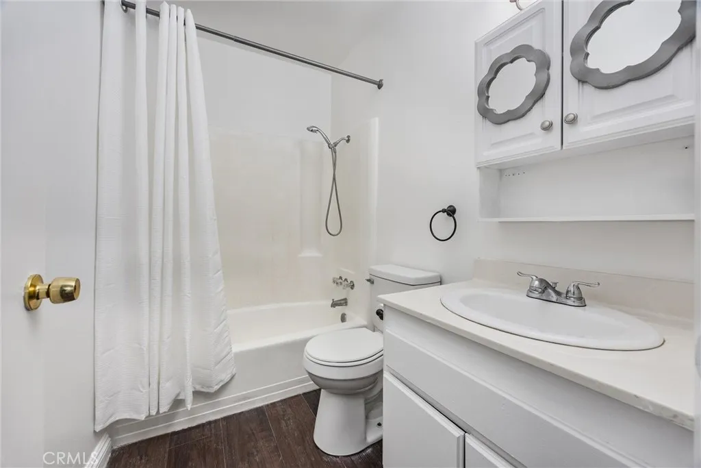 Additional image 45 of 5908 Almendra Court Unit C, Bakersfield, CA 93309