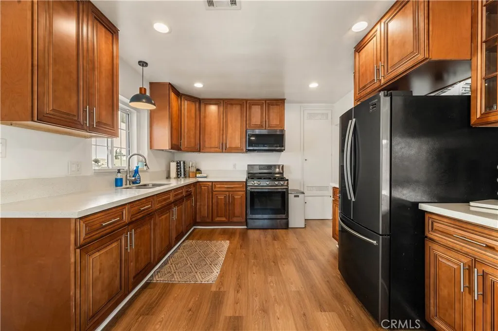 Additional image 13 of 2186 Lime Avenue, Long Beach, CA 90806