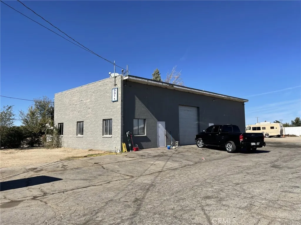 Additional image 3 of 3311 E Avenue I, Lancaster, CA 93535