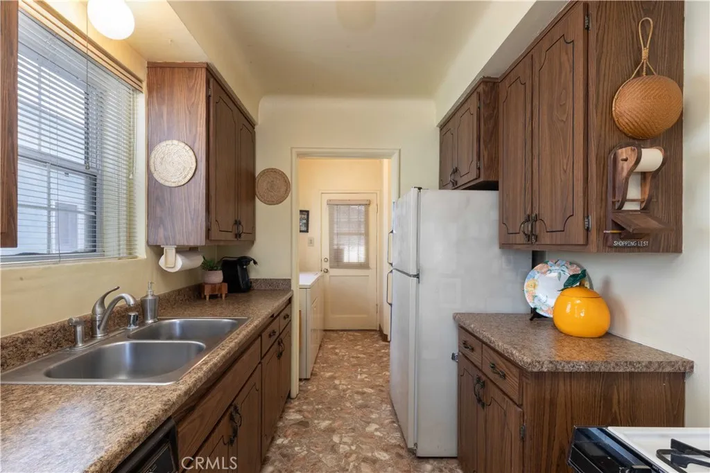 Additional image 71 of 2040 W 82nd Street, Los Angeles, CA 90047