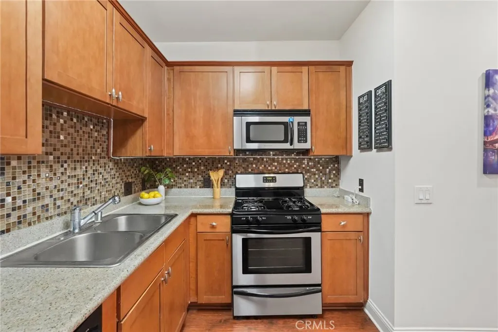 Additional image 39 of 6938 Laurel Canyon Unit 204, North Hollywood, CA 91605
