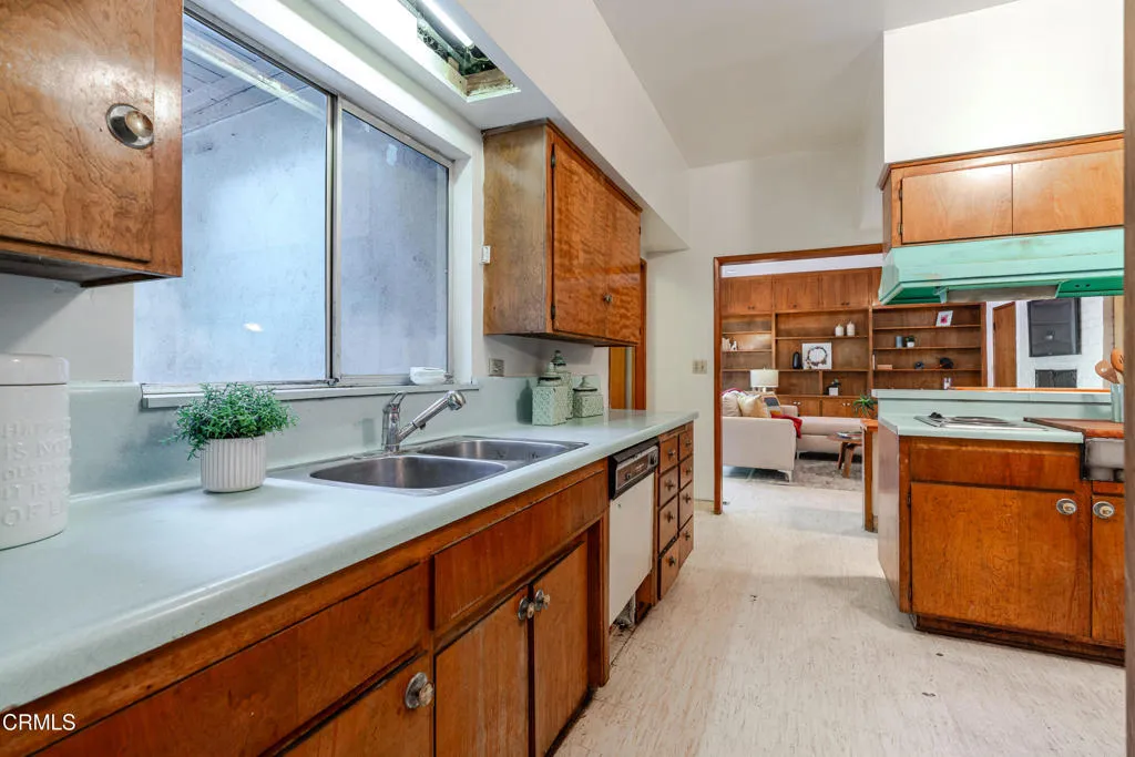 Additional image 11 of 817 E Mountain Street, Glendale, CA 91207