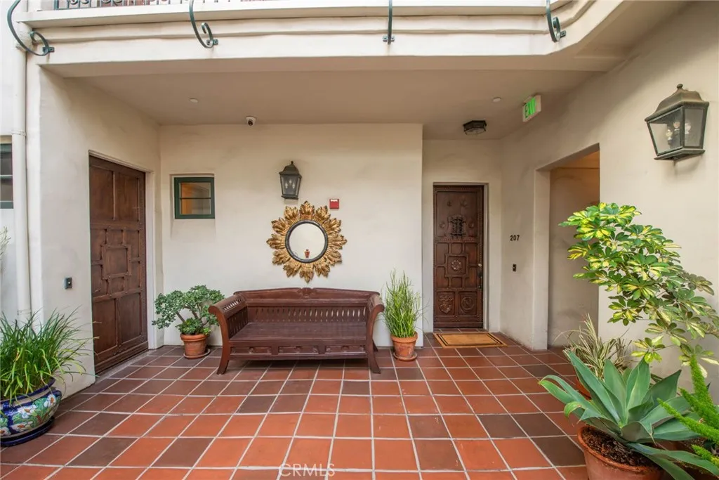 Additional image 7 of 558 Hillgreen Drive Unit 207, Beverly Hills, CA 90212