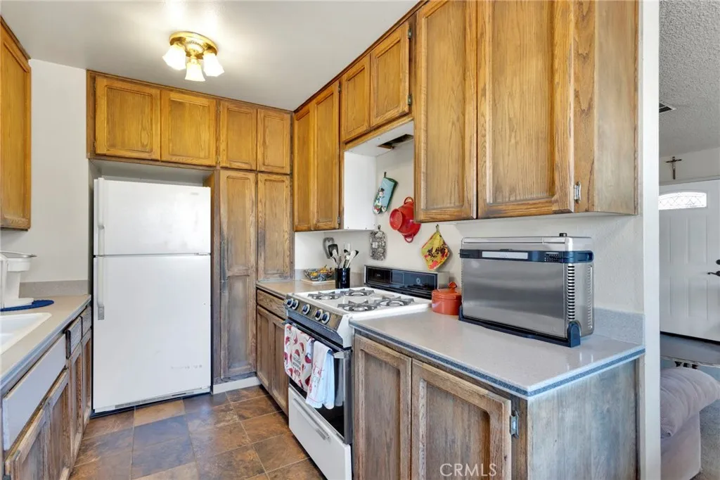 Additional image 13 of 11121 Oakwood Ave, Hesperia, CA 92345