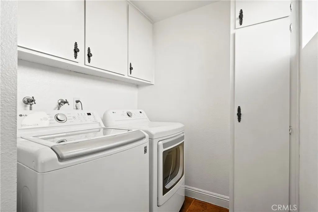 Additional image 36 of 18409 Collins Street Unit D, Tarzana, CA 91356