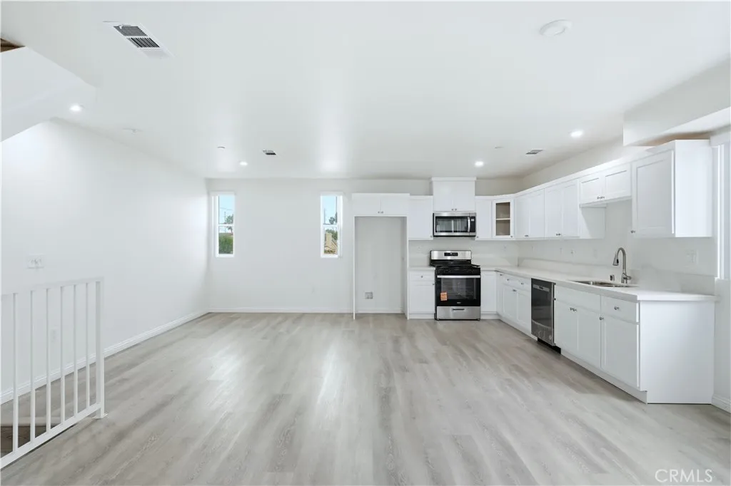 Additional image 53 of 6919 S Menlo, Los Angeles, CA 90044