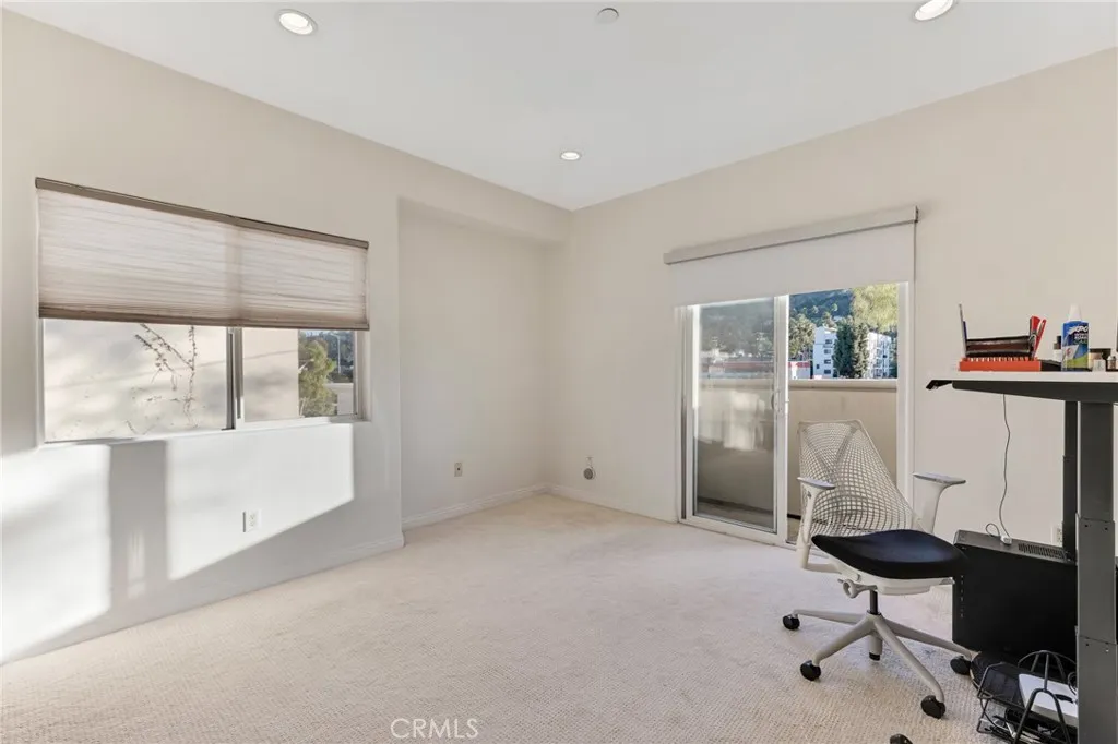 Additional image 66 of 10866 Bluffside Unit 5, Studio City, CA 91604