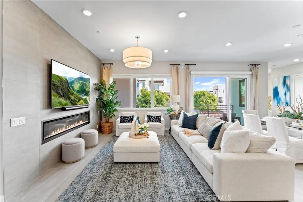 Additional image 9 of 419 Transport, Tustin, CA 92782