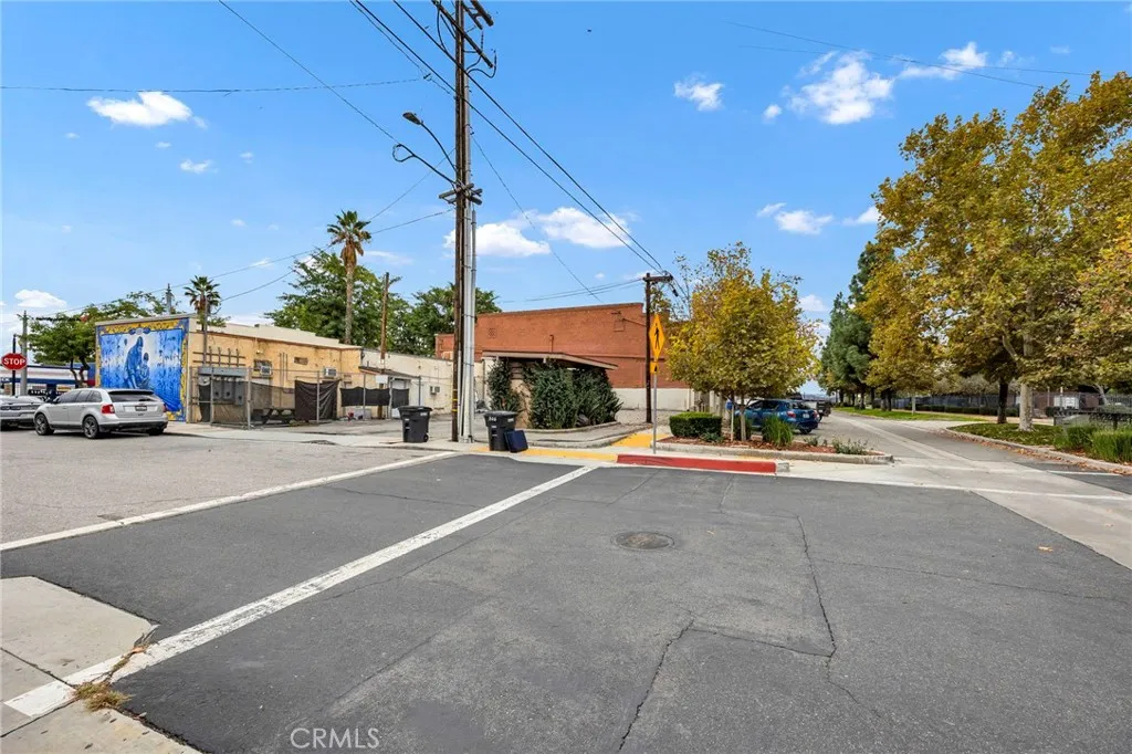 Additional image 32 of 318 S D St, Perris, CA 92570