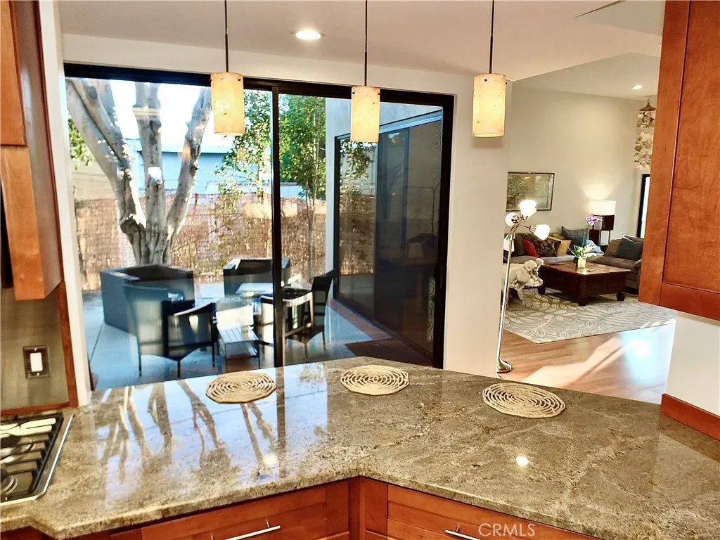 Additional image 13 of 341 S Meadows Ave, Manhattan Beach, CA 90266