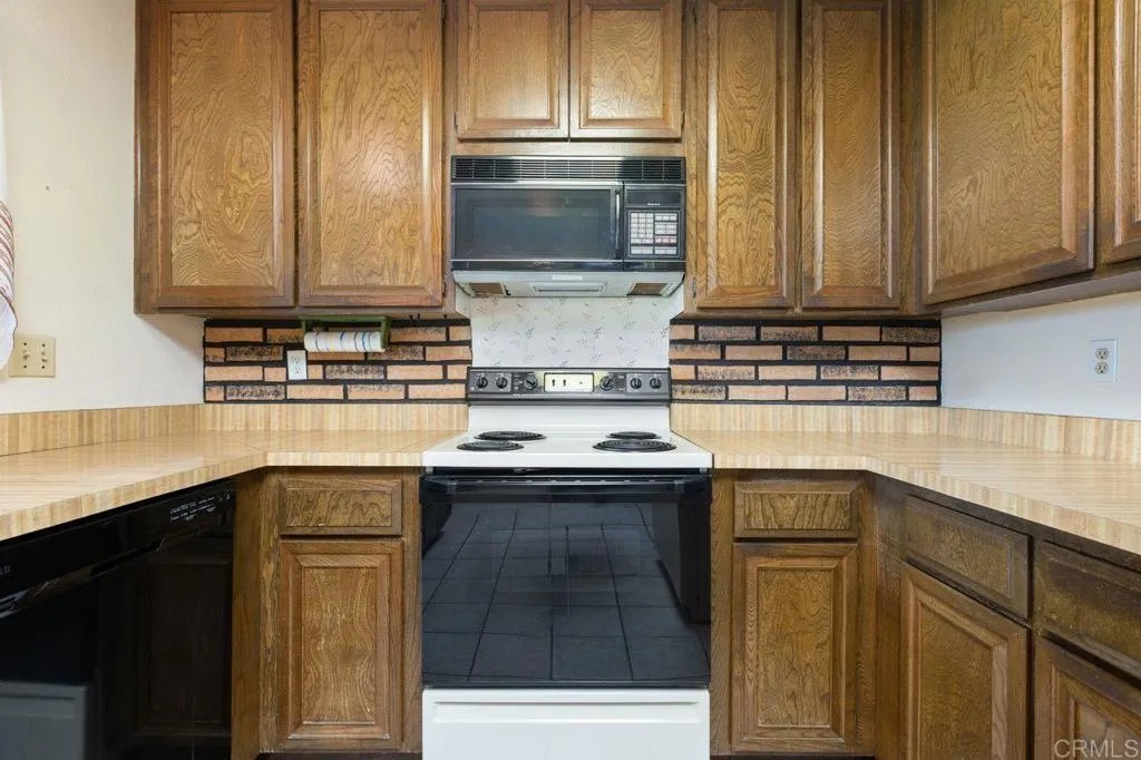 Additional image 16 of 320 Calle Adela, San Marcos, CA 92069