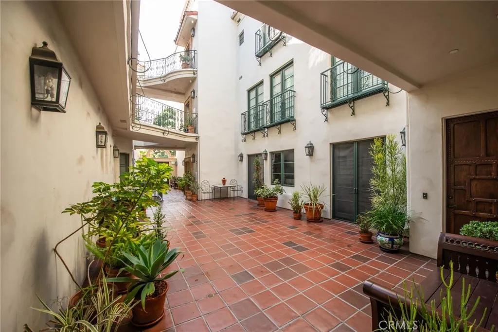 Additional image 52 of 558 Hillgreen Drive Unit 207, Beverly Hills, CA 90212