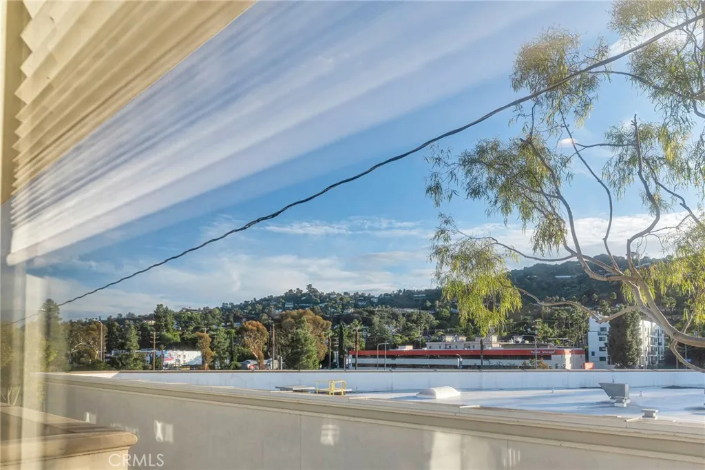 Additional image 52 of 10866 Bluffside Unit 5, Studio City, CA 91604