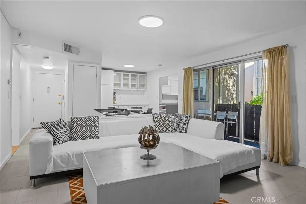 Additional image 31 of 14960 Victory Unit 102, Van Nuys, CA 91411