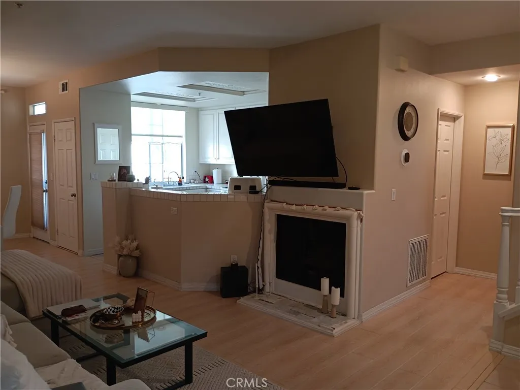 Additional image 32 of 335 W Summerfield Cir, Anaheim, CA 92802