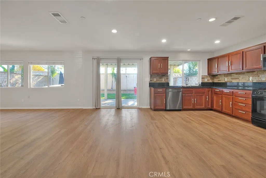 Additional image 53 of 8043 Jamestown Cir, Fontana, CA 92336