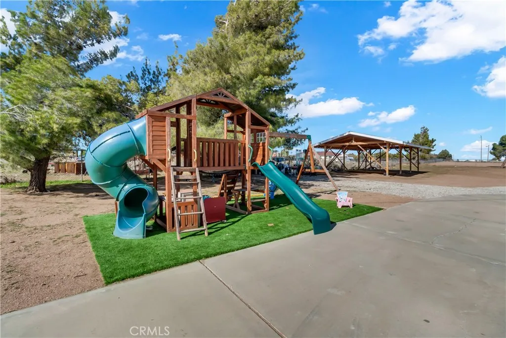 Additional image 94 of 9888 Trinity Rd, Oak Hills, CA 92344