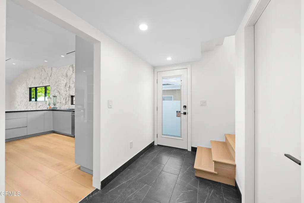 Additional image 63 of 14145 Weddington Street, Los Angeles, CA 91401