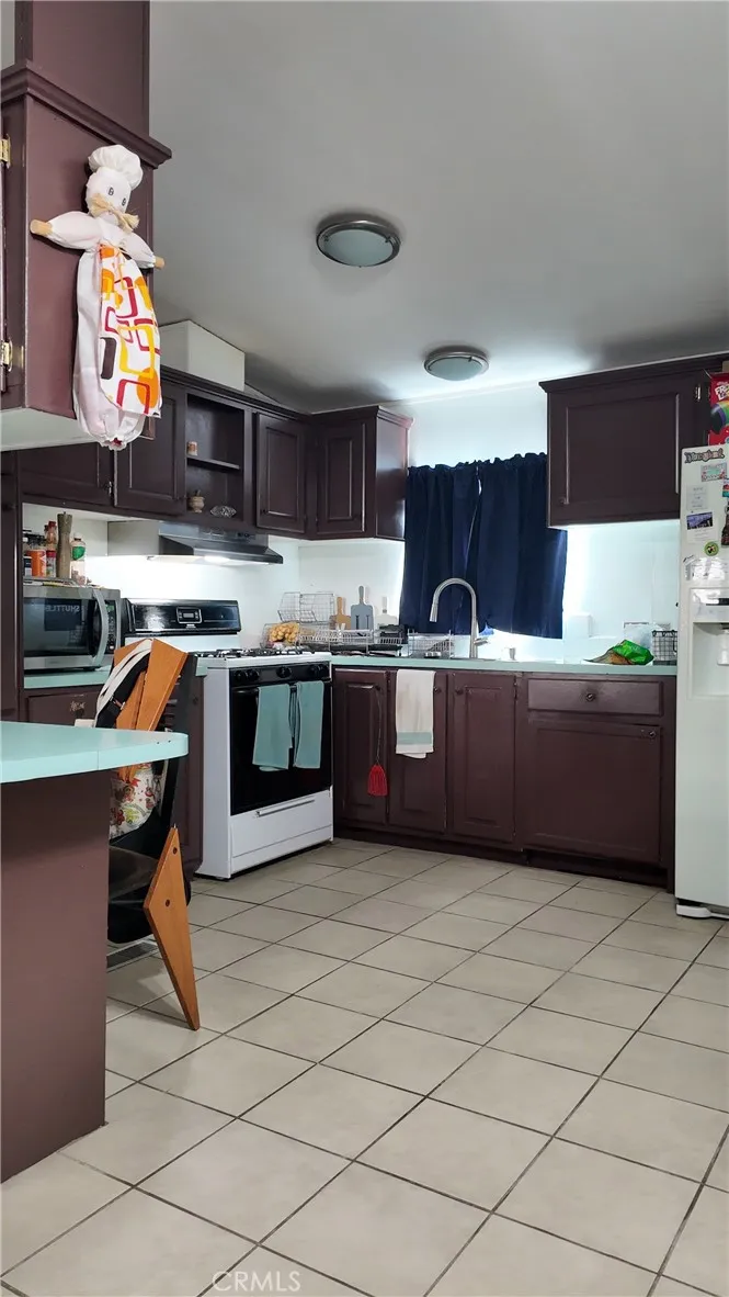 Additional image 15 of 7560 Woodman Pl Unit 72, Van Nuys, CA 91405