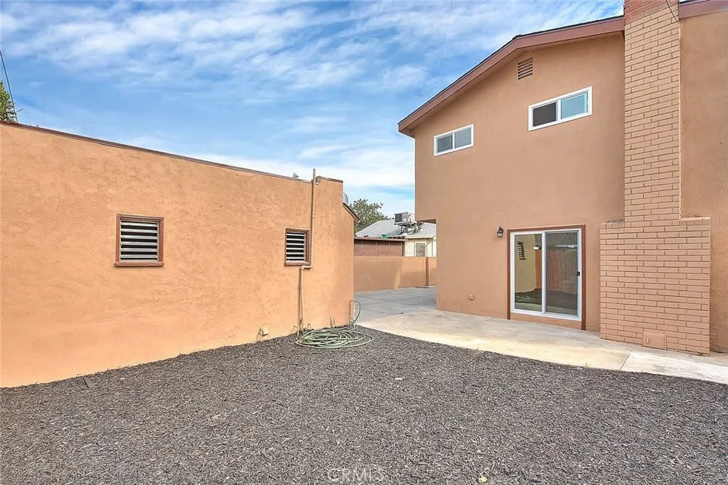 Additional image 134 of 547 W 106th St, Los Angeles, CA 90044