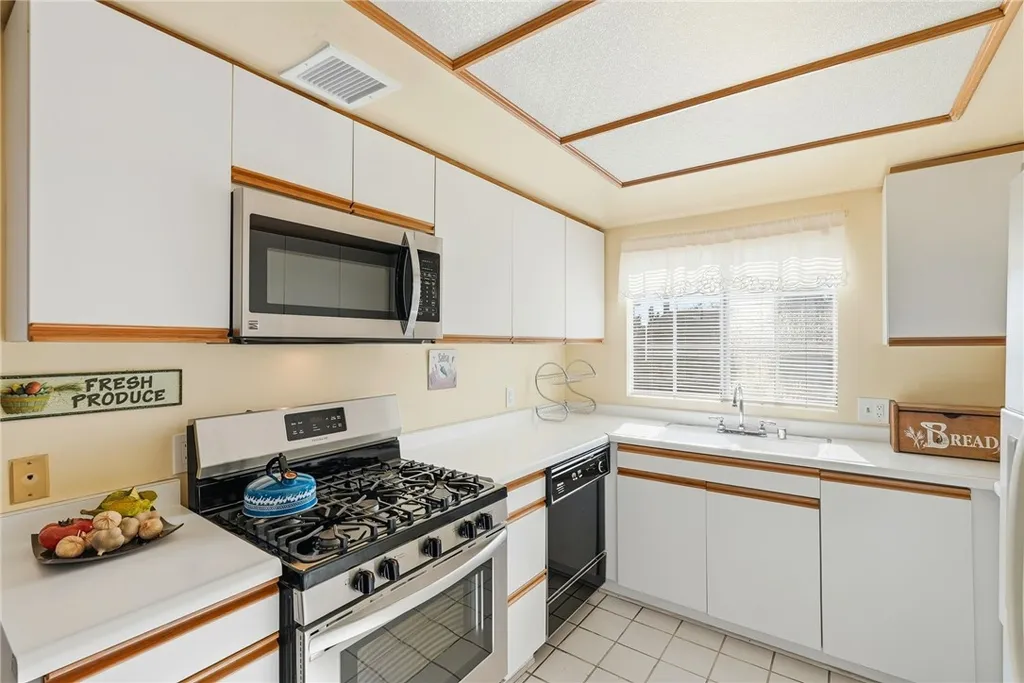 Additional image 13 of 871 S Lucerne Blvd Unit 2, Los Angeles, CA 90005