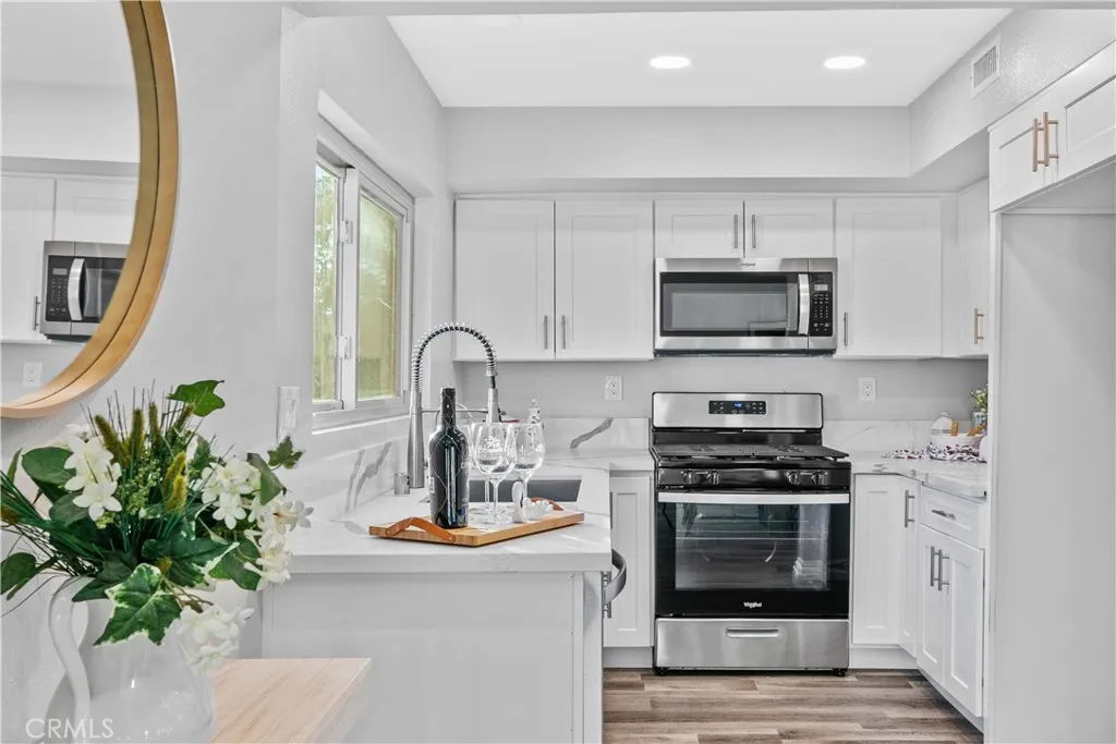 Additional image 19 of 1881 Alpha Road Unit 8, Glendale, CA 91208