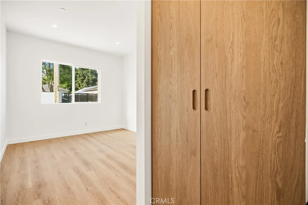 Additional image 68 of 6935 Jellico Avenue, Lake Balboa, CA 91406