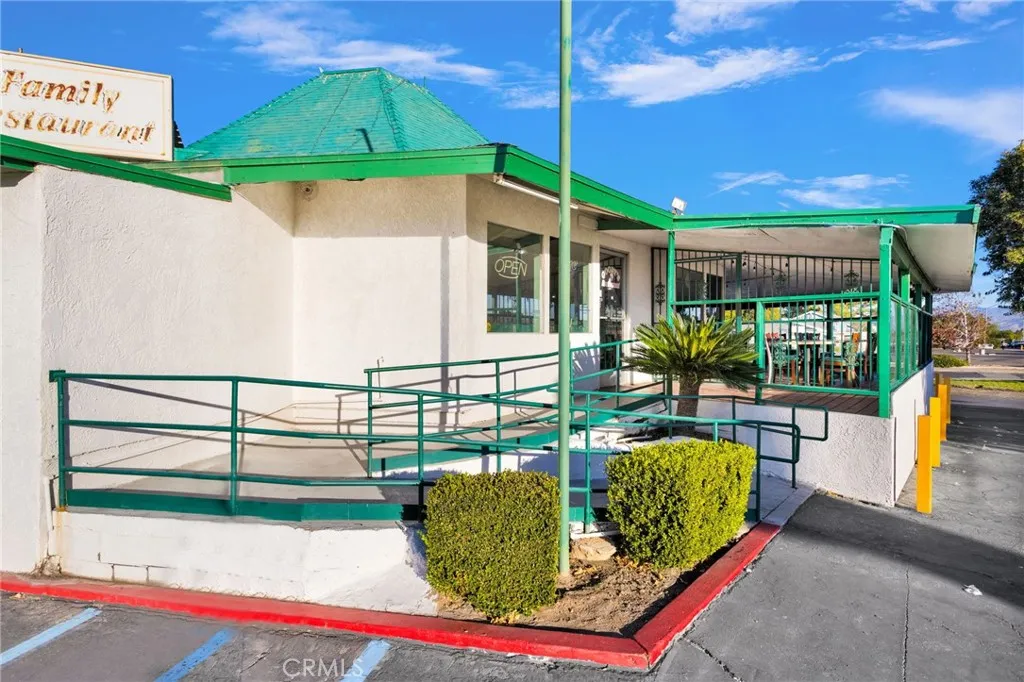 Additional image 49 of 14096 Green Tree Boulevard, Victorville, CA 92395