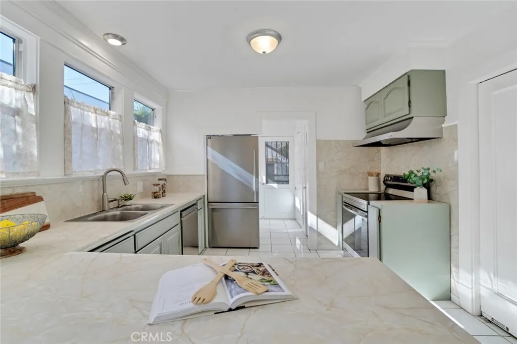 Additional image 55 of 337 N Beachwood Drive, Los Angeles, CA 90004