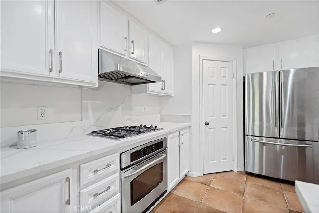 Additional image 31 of 221 Lonetree, Irvine, CA 92603