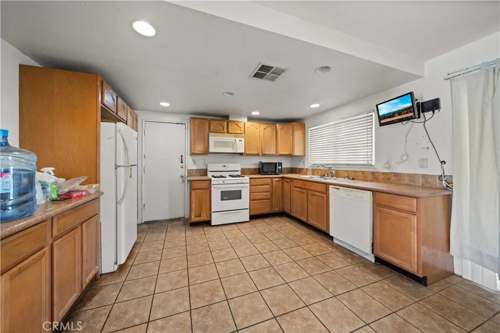 Additional image 28 of 37863 17th St E, Palmdale, CA 93550