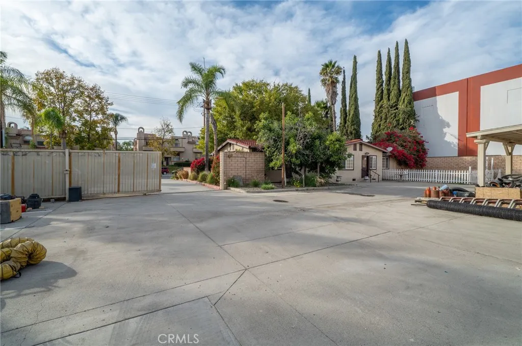 Additional image 33 of 2023 S Bon View Avenue, Ontario, CA 91761