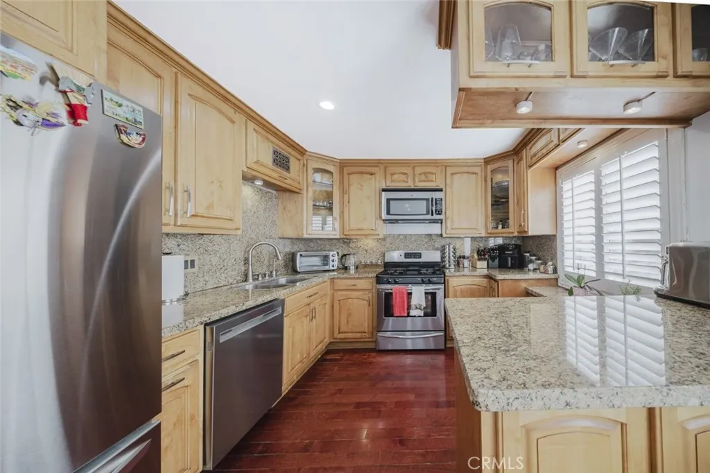 Additional image 50 of 9775 Via Roma, Burbank, CA 91504