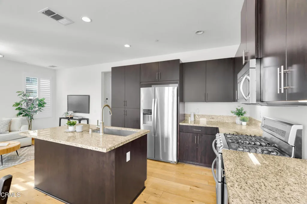 Additional image 15 of 900 N Primrose Lane Unit A, Azusa, CA 91702