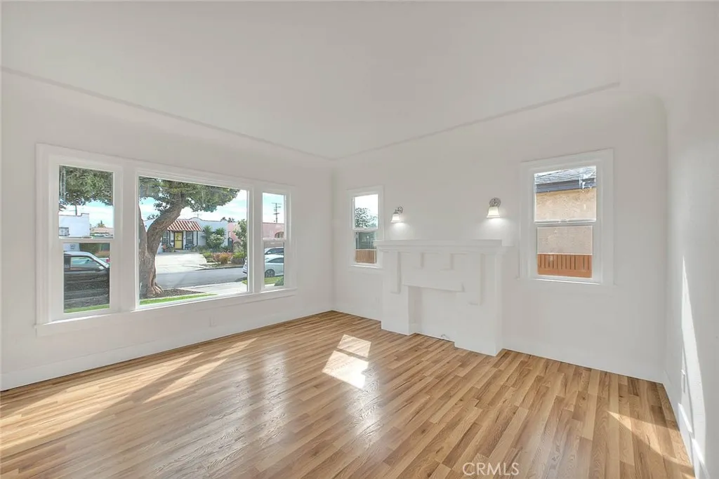 Additional image 89 of 547 W 106th St, Los Angeles, CA 90044