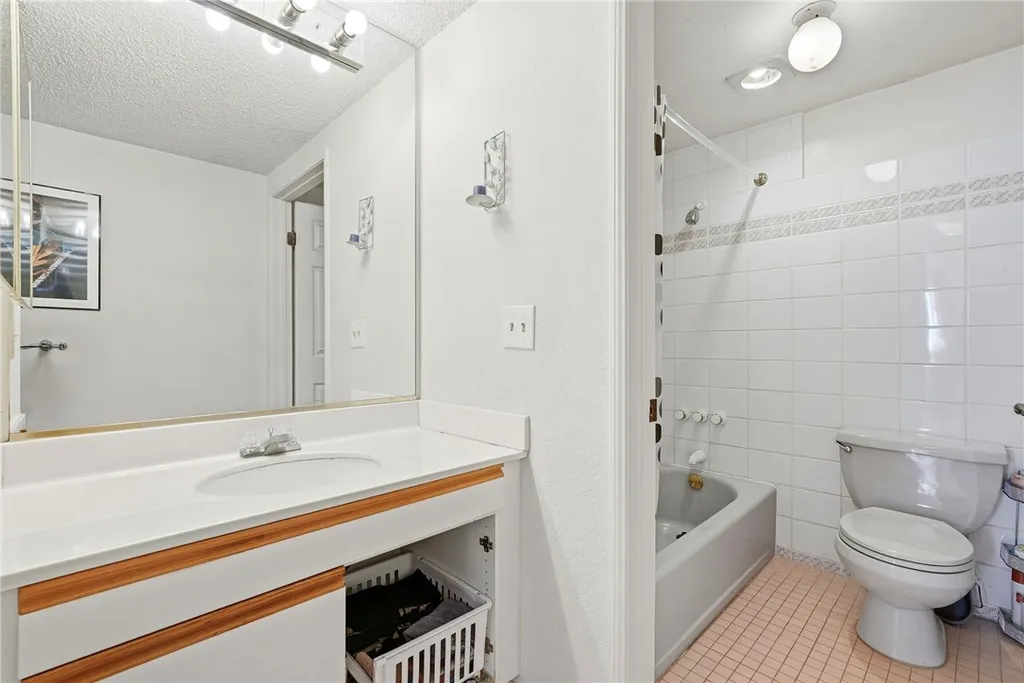 Additional image 23 of 871 S Lucerne Blvd Unit 2, Los Angeles, CA 90005