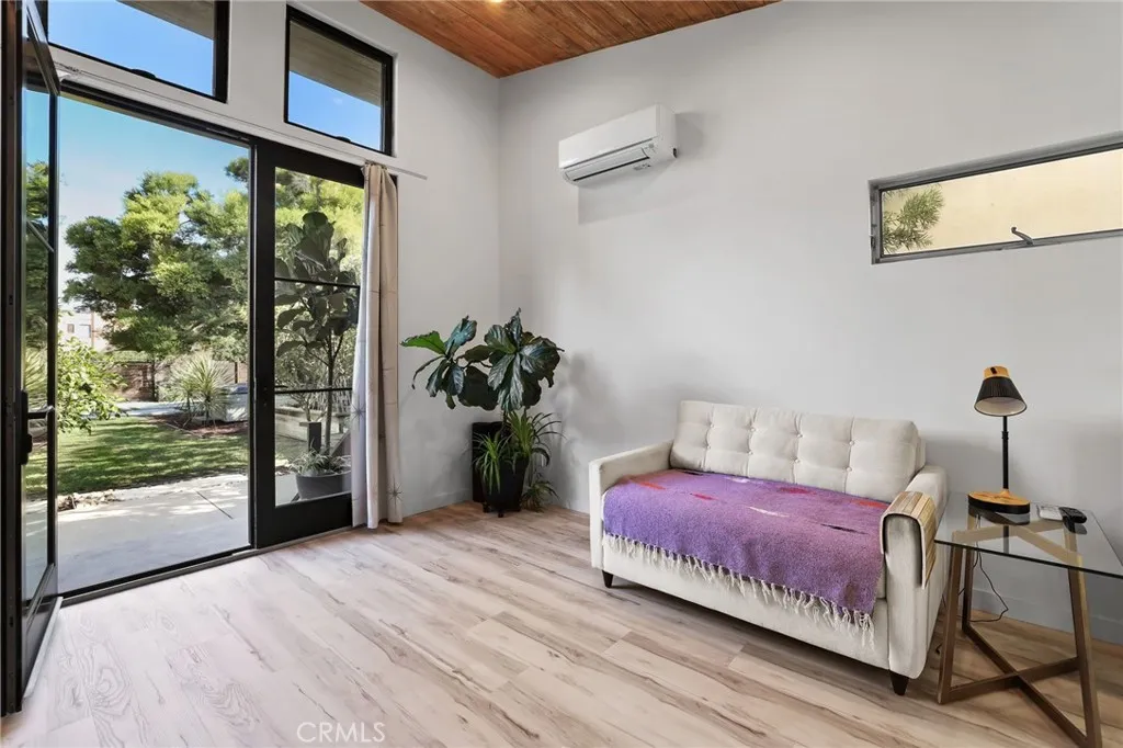 Additional image 38 of 4123 North Virginia Road, Long Beach, CA 90807