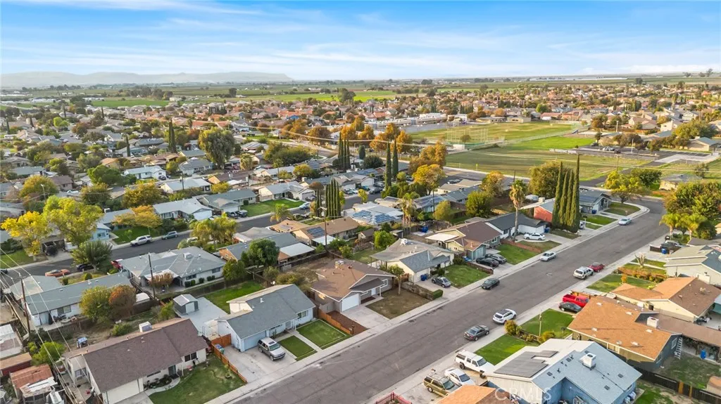 Property image for 323 Kumquat Ave, Los Banos, CA 93635