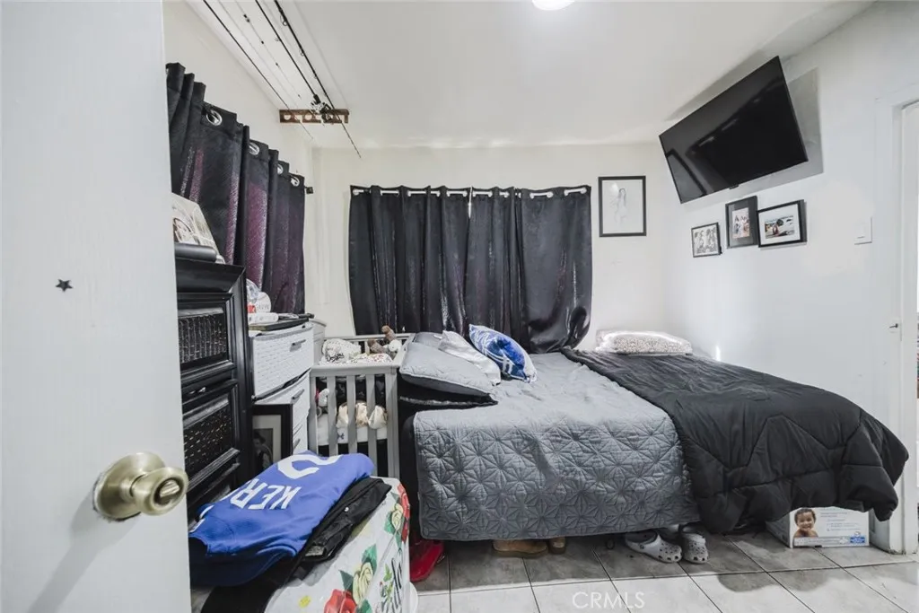 Additional image 32 of 907 5th Street, San Fernando, CA 91340