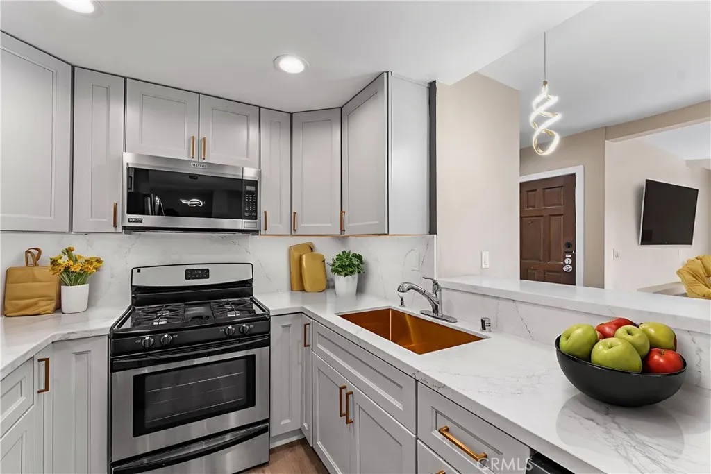 Additional image 5 of 15511 Sherman Way Unit 1, Van Nuys, CA 91406