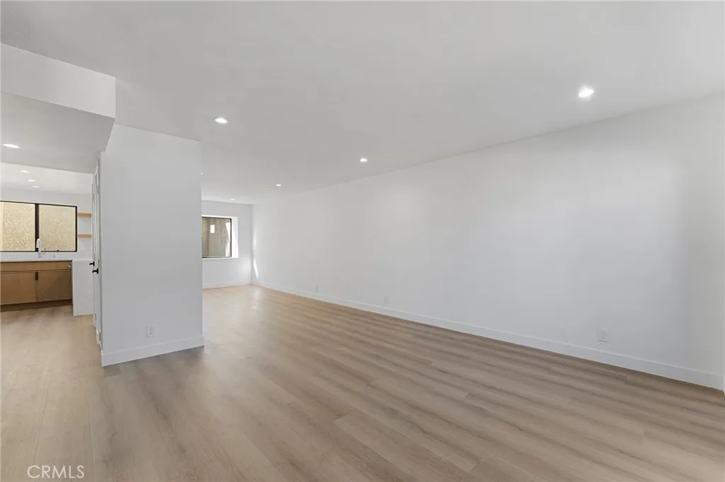 Additional image 40 of 10219 Pinewood Unit 2, Tujunga, CA 91042