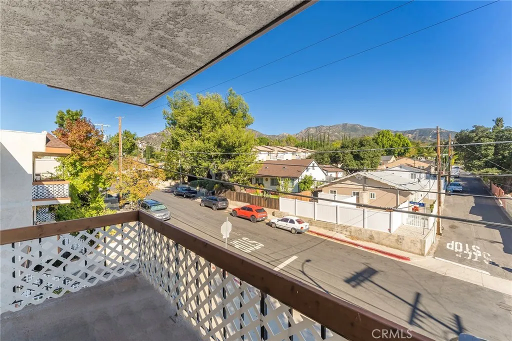 Additional image 23 of 10219 Pinewood Unit 2, Tujunga, CA 91042
