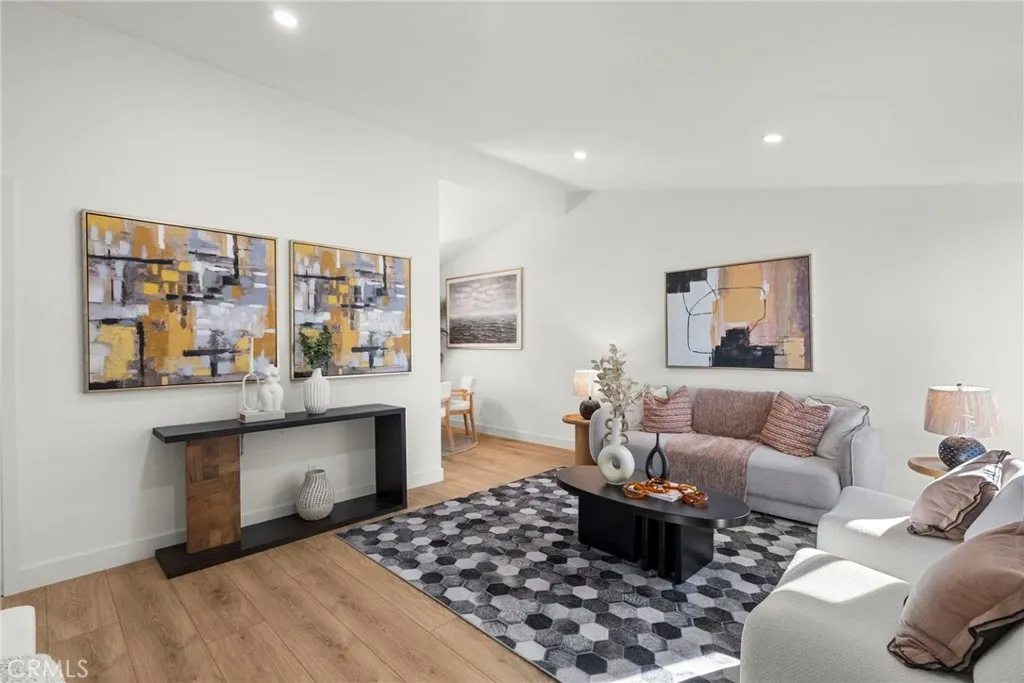 Additional image 4 of 27442 Plumwood Ave, Canyon Country, CA 91351