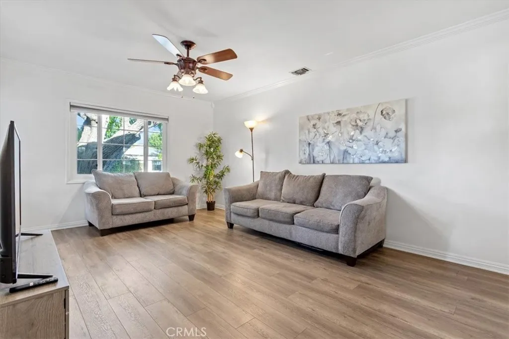 Additional image 3 of 17900 Hatteras St, Encino, CA 91316