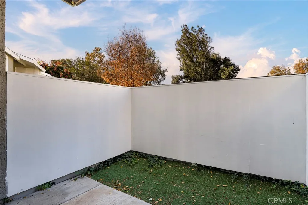 Additional image 36 of 27614 Susan Beth Way Unit F, Saugus, CA 91350