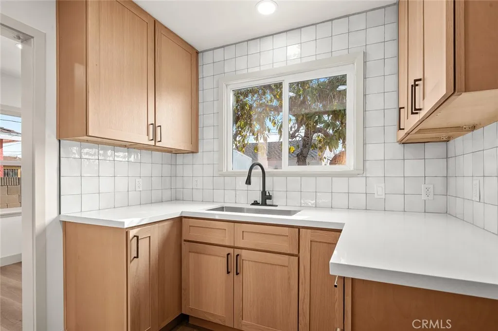 Additional image 13 of 924 W Almond Street, Compton, CA 90220