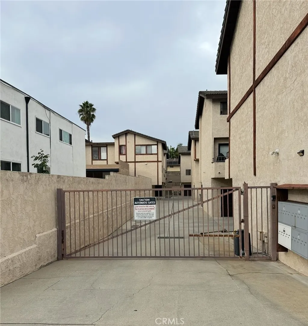 Additional image 3 of 1119 Magnolia Avenue Unit 2, Gardena, CA 90247